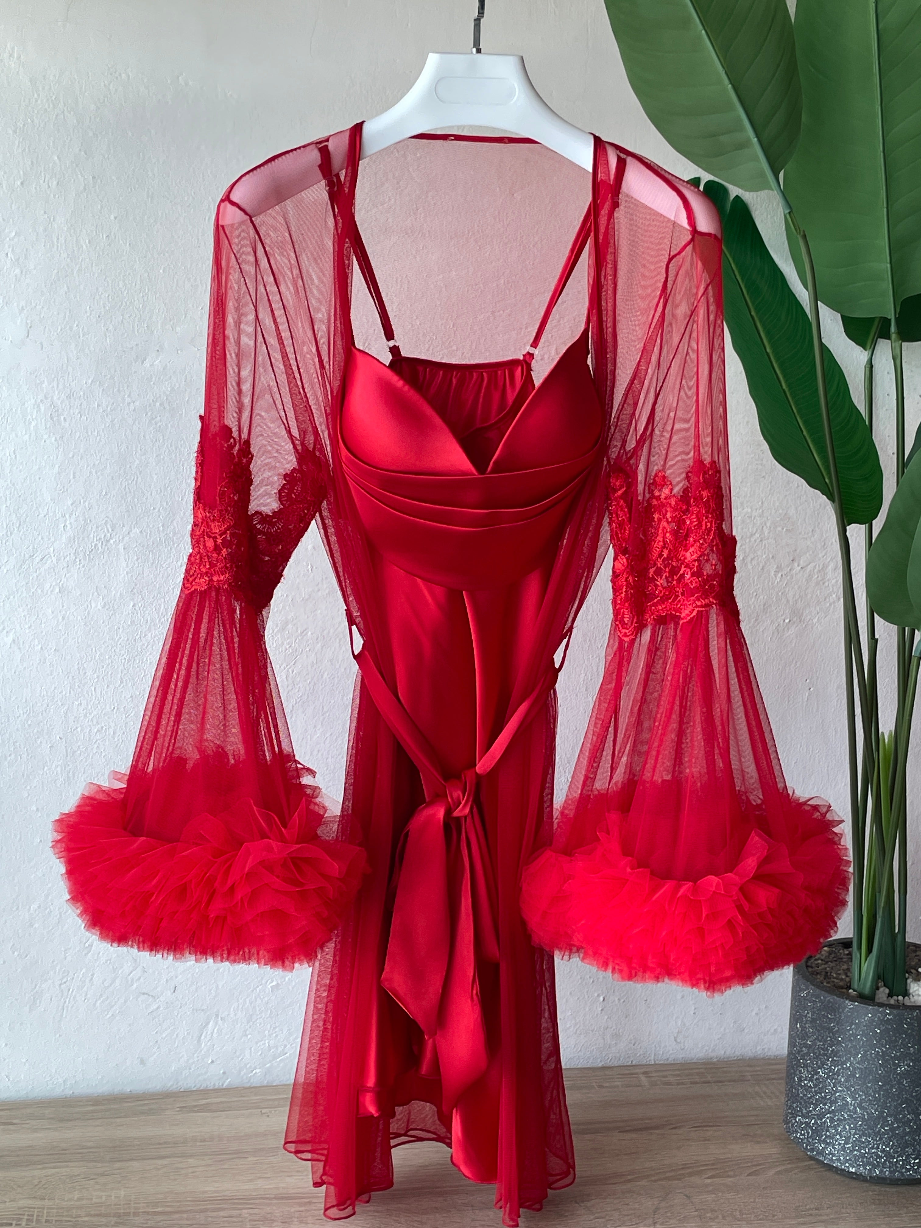Short Luxurious With Ruffled Sleeves