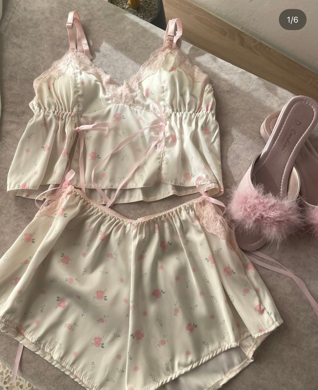 Cuty Mini-Flower Details Satin Set