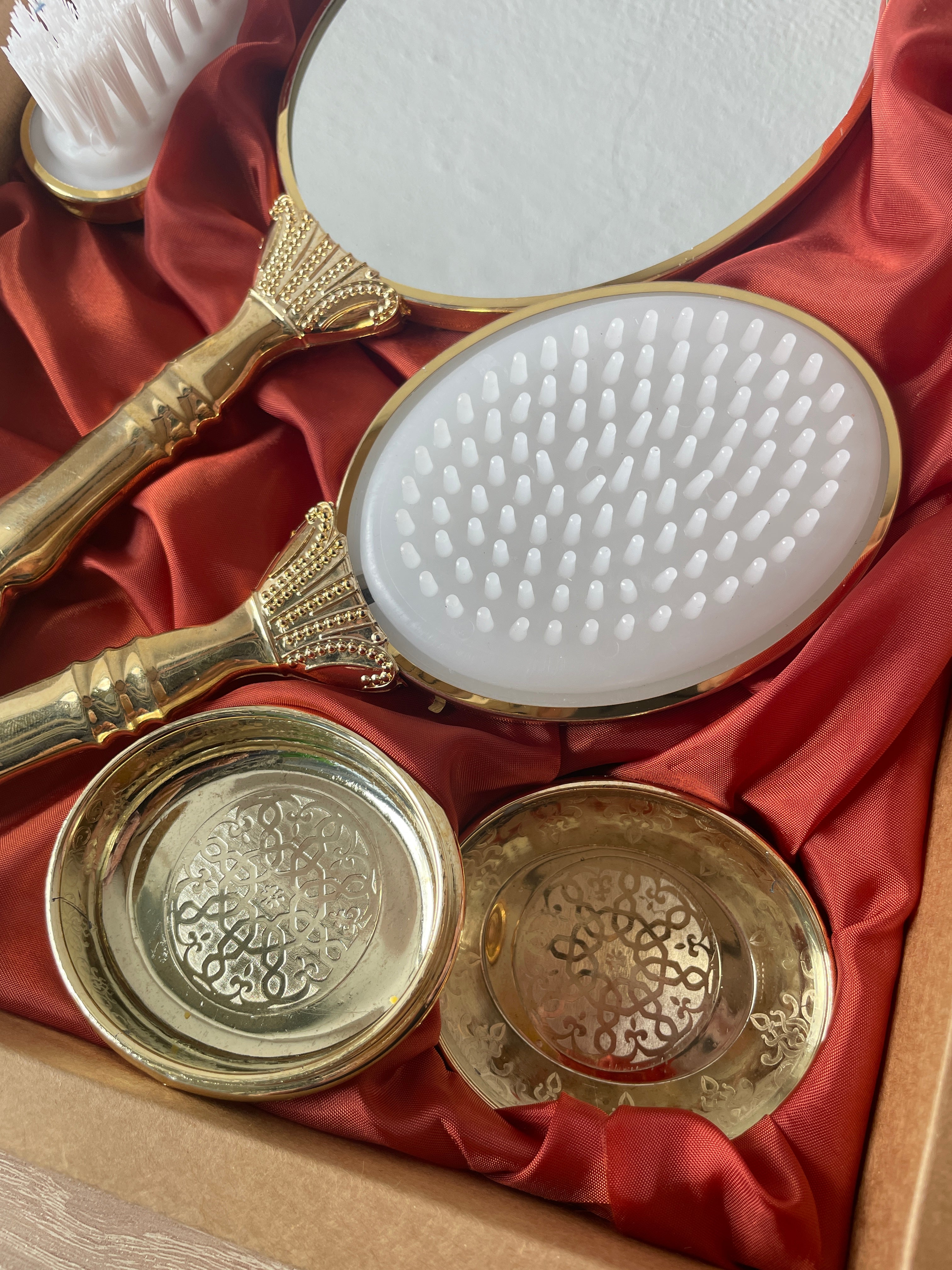 Royal Vanity Mirror Set Golden Demi cylindrical flower Gul