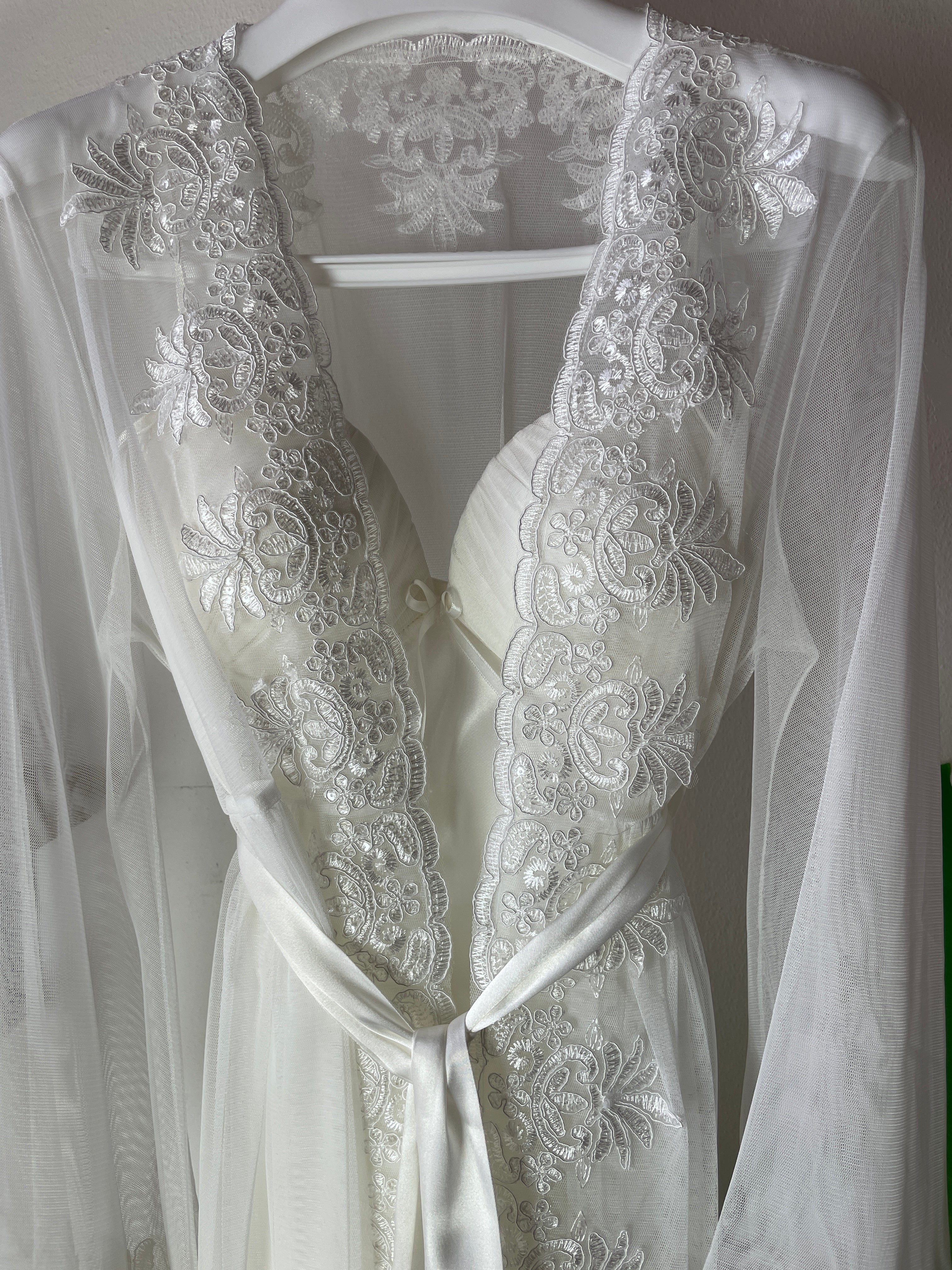 Bridal Luxurious Short Dress & Robe Set with Delicate Satin & Embroidered Details S513