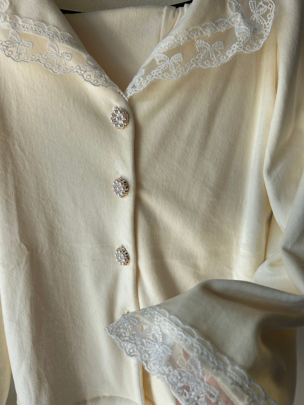 Velvet Princess style lace trim PJ with pearl button🎀S589