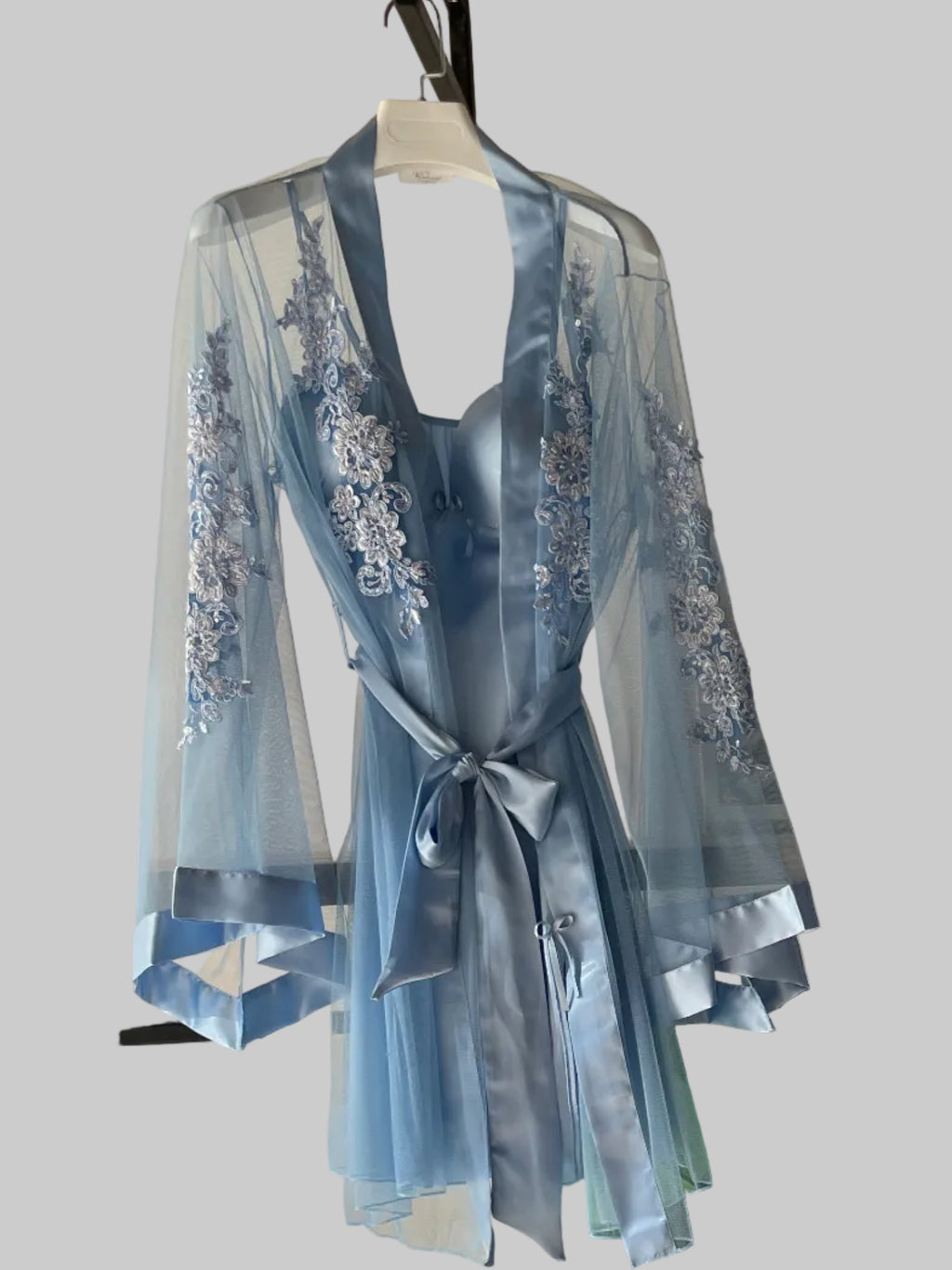 Luxurious Delicate Embroidered & Satin Details Short Dress Robe Set S524