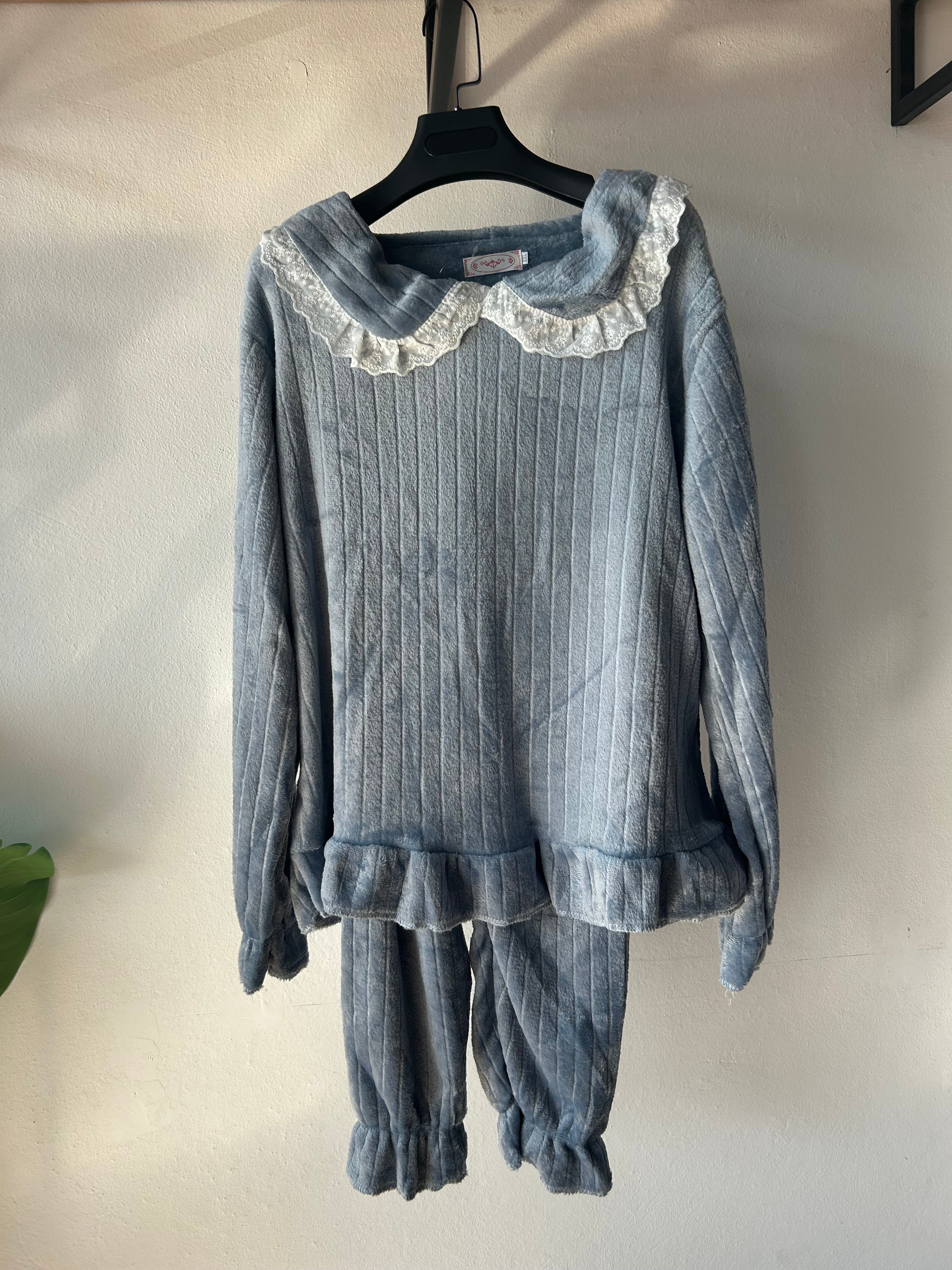 Embroidered Collar Pajama Set with Soft Winter Pants
S354