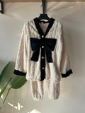 🦢Elegant White Flannel PJ with black bow-S310