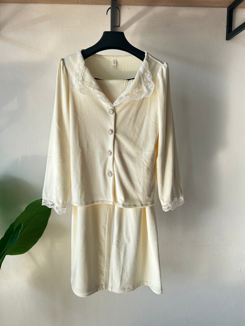 Velvet Princess style lace trim PJ with pearl button🎀S589
