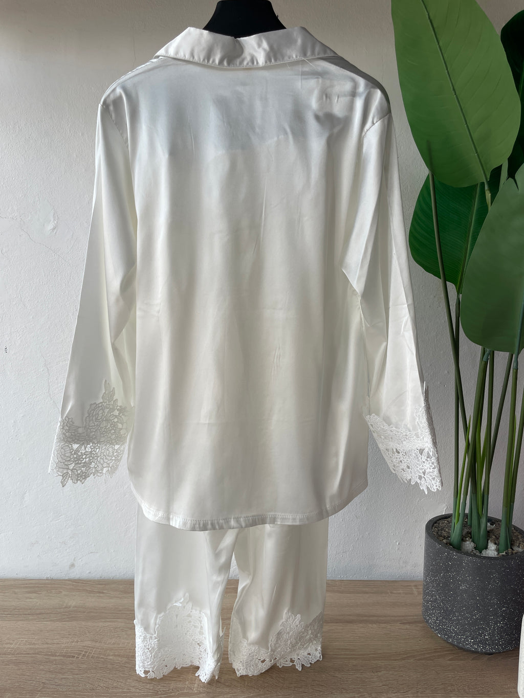 Embroidery End PJ