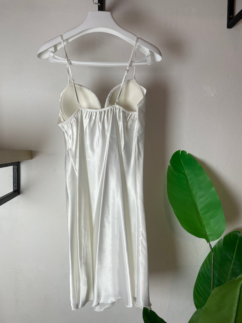 Bridal Luxurious Short Dress & Robe Set with Delicate Satin & Embroidered Details S513