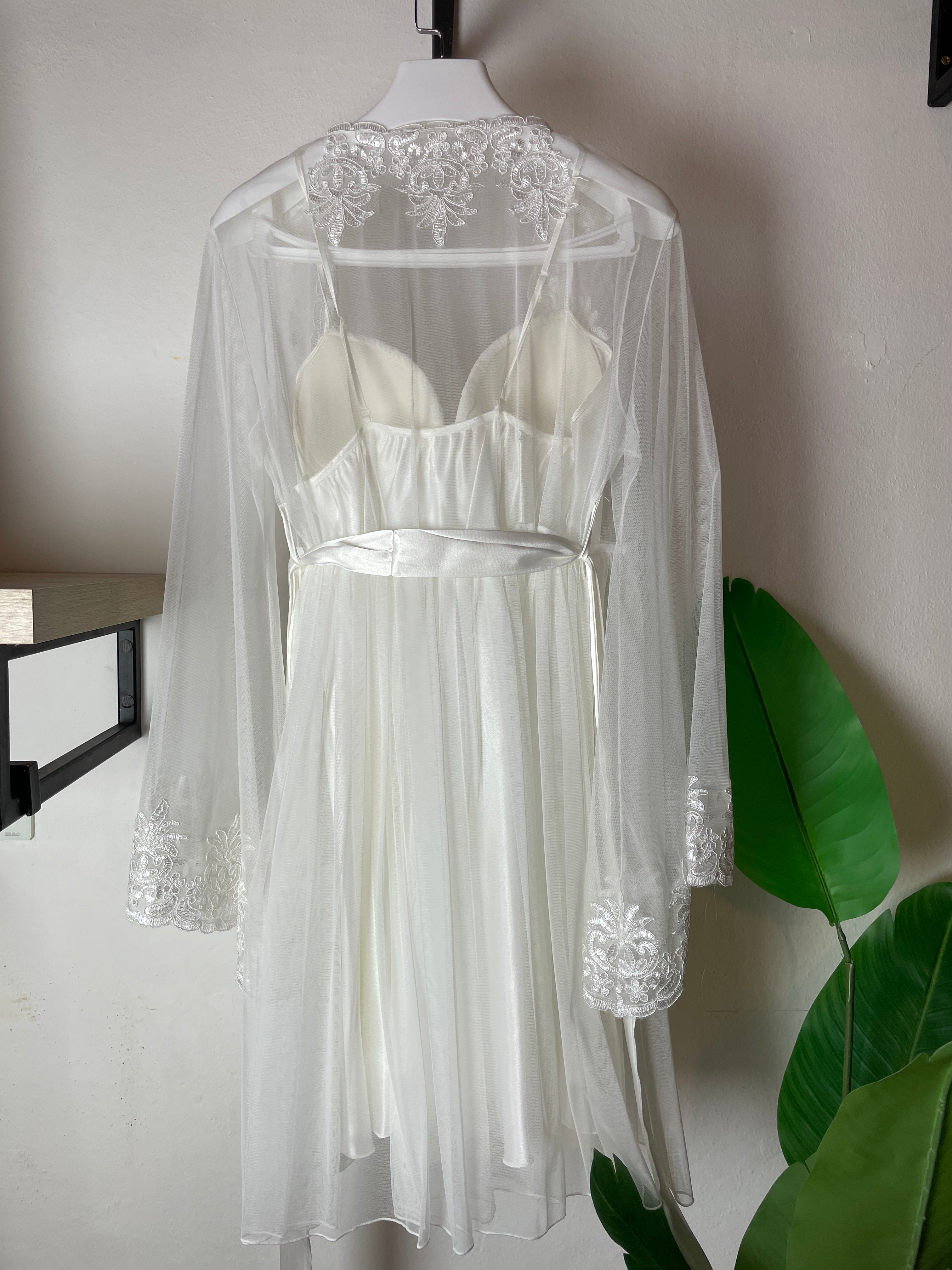 Bridal Luxurious Short Dress & Robe Set with Delicate Satin & Embroidered Details S513