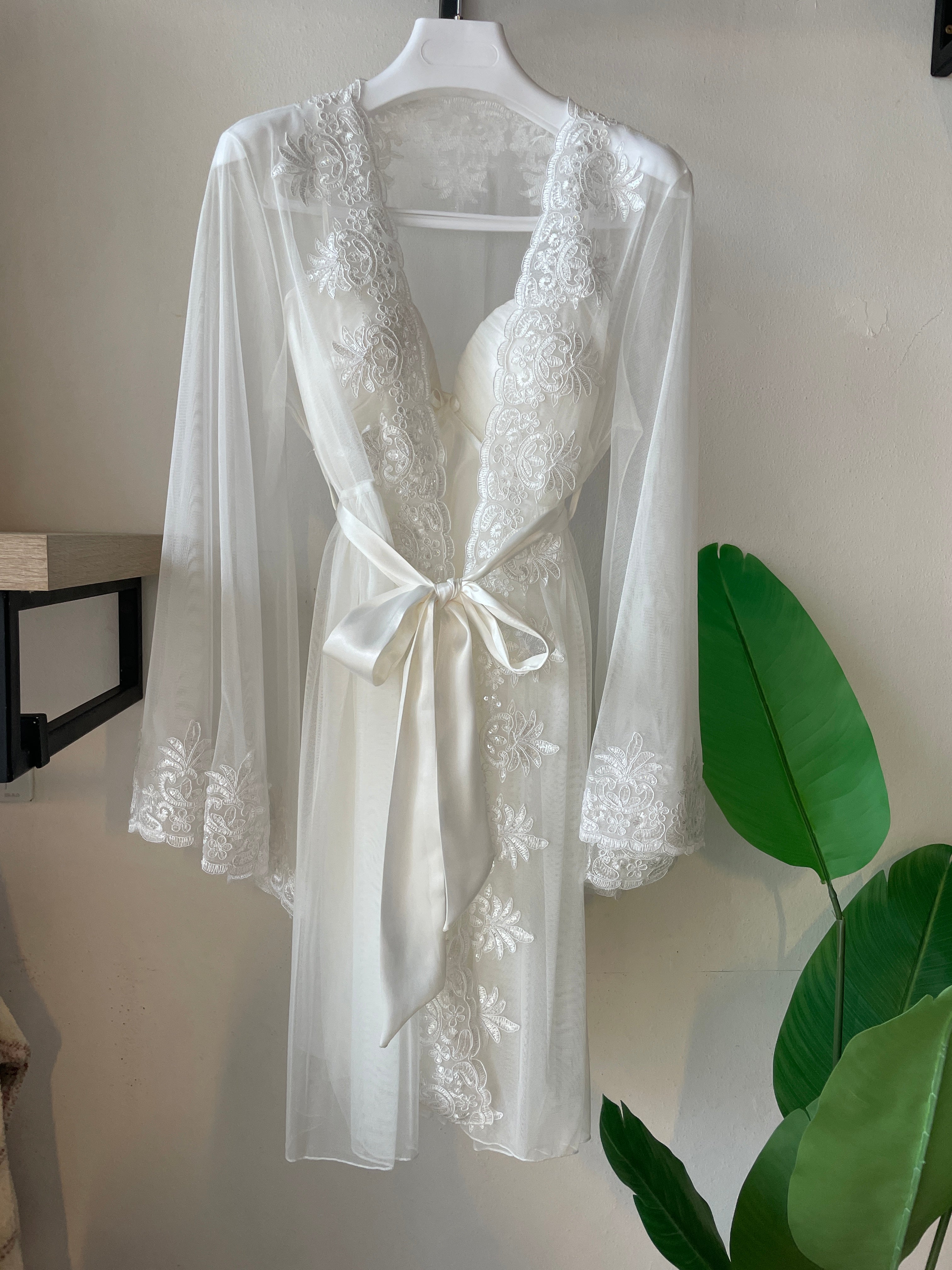 Bridal Luxurious Short Dress & Robe Set with Delicate Satin & Embroidered Details S513