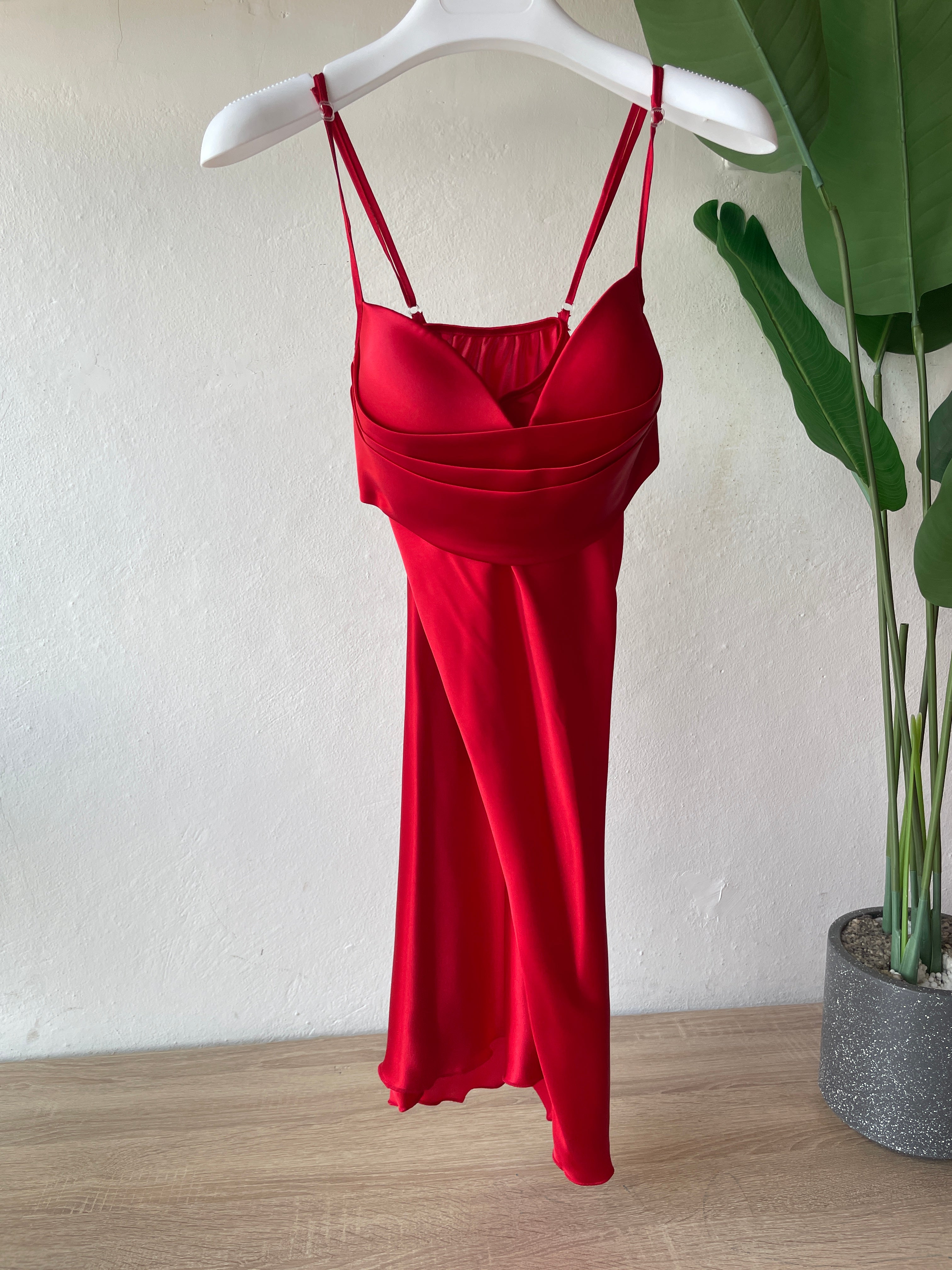 Short Luxurious With Ruffled Sleeves