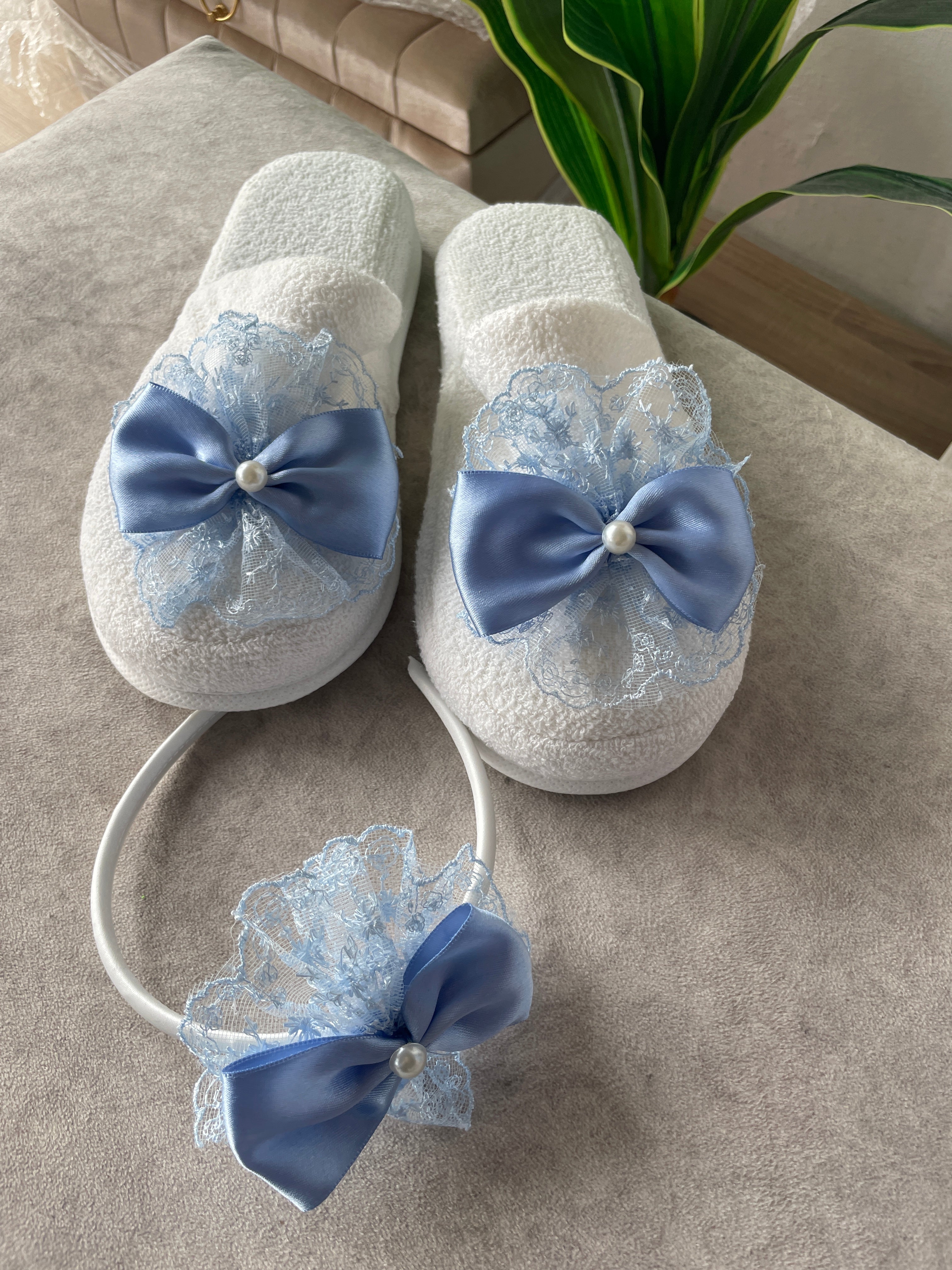 Fluffy Pantouf Set with Headband