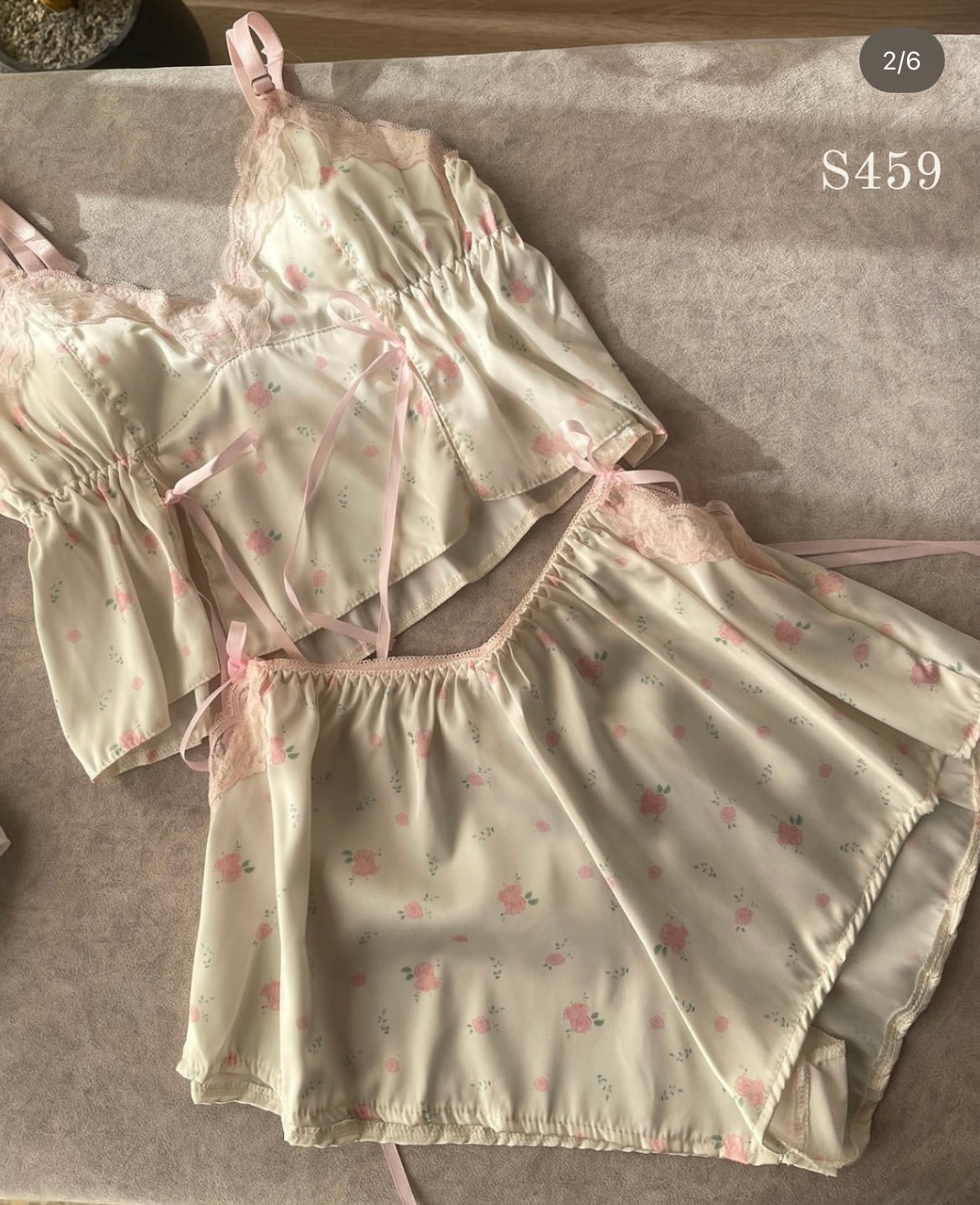 Cuty Mini-Flower Details Satin Set